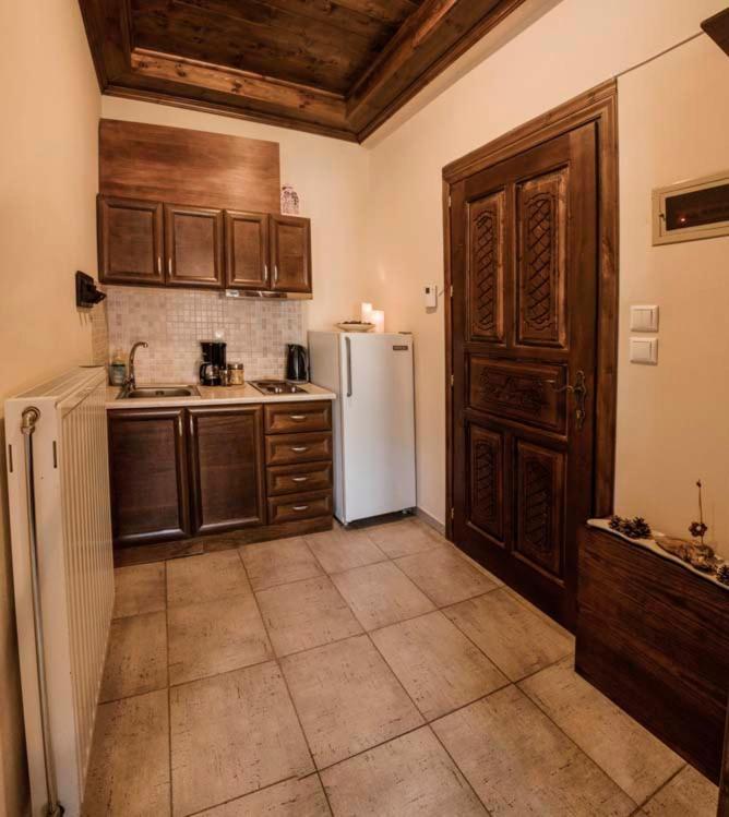 Guesthouse Theodorou Eláti Esterno foto